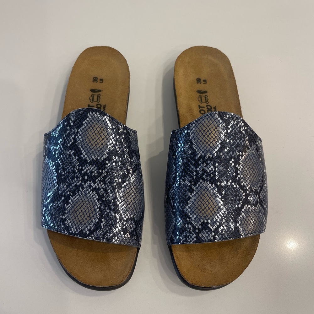 NAOT metallic snakeskin comfort slide sandals size 39 never worn